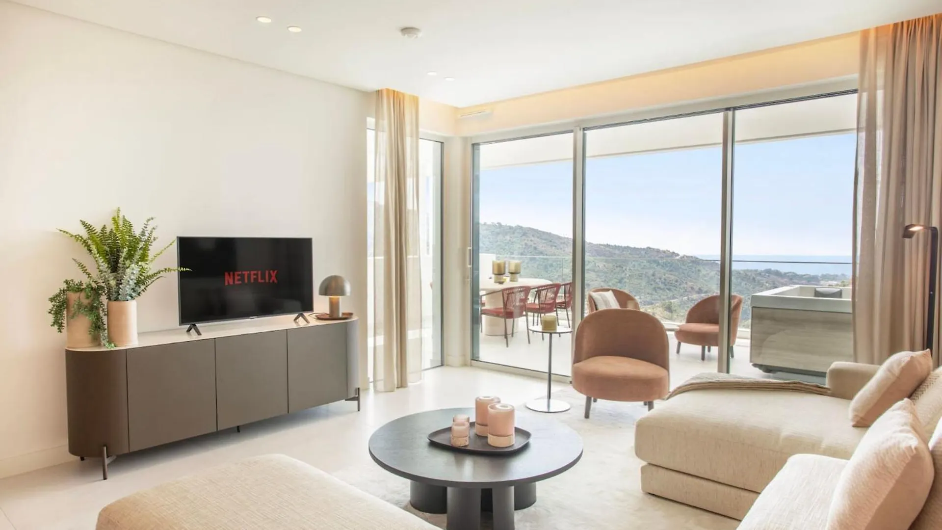Luxury Apartment With Jacuzzi Marbella